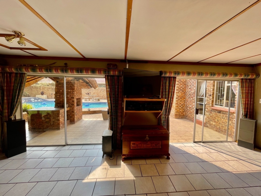 3 Bedroom Property for Sale in Flimieda North West